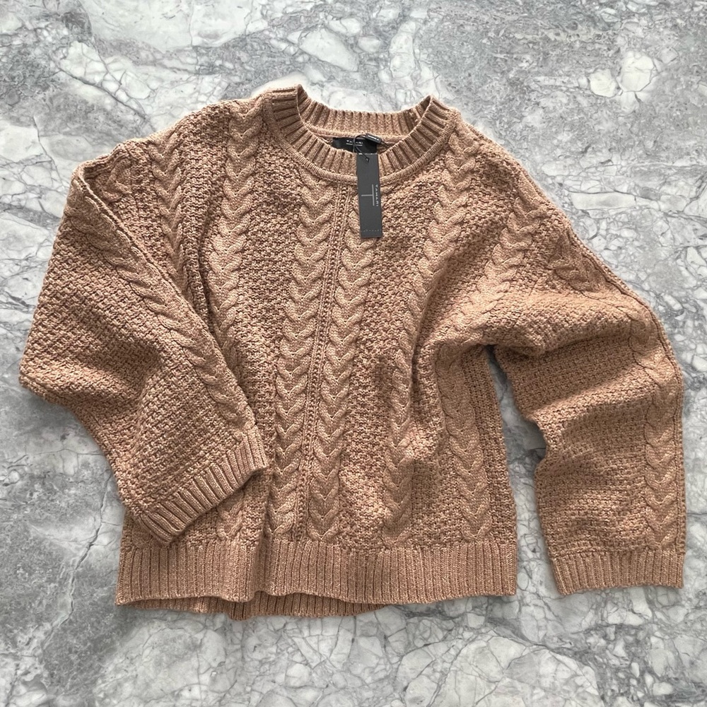 New! Tahari Woman Tan Sweater with Long Sleeves. Size M